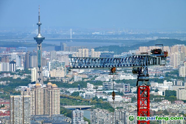 建筑業(yè)高質(zhì)量發(fā)展需以降低碳排放、提高綠色性能為主要目標。攝影/章軻